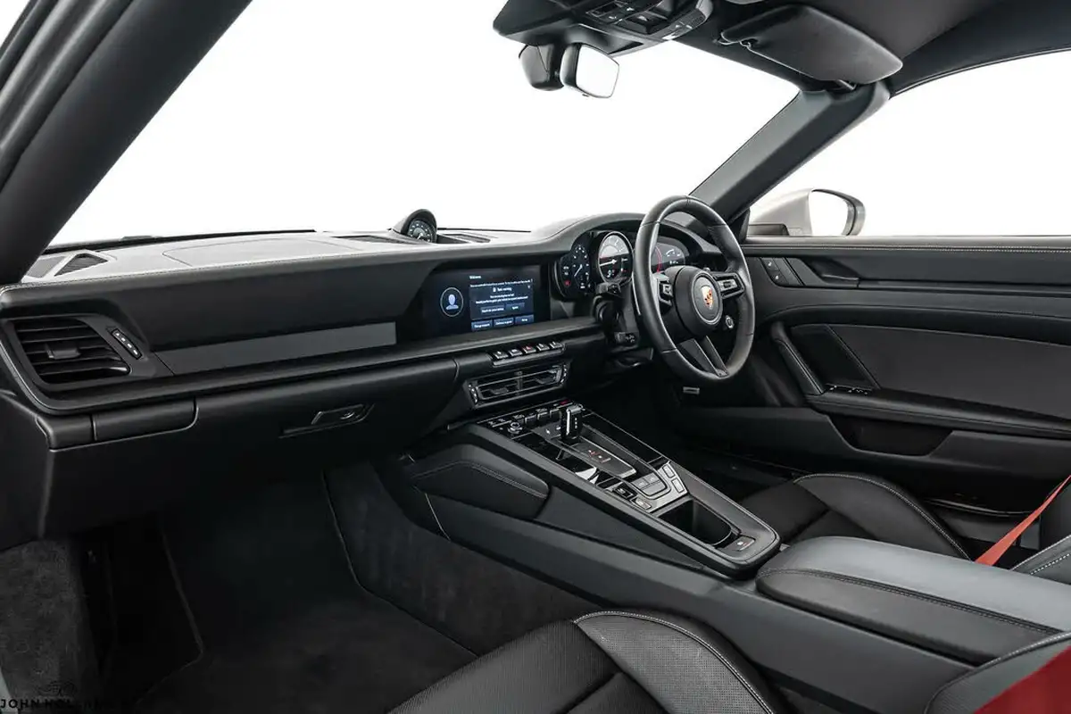 2022-porsche-911-30-targa-4-gts-pdk-big-20