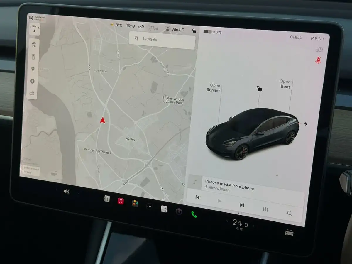 2020-tesla-model-3-e-performance-big-33