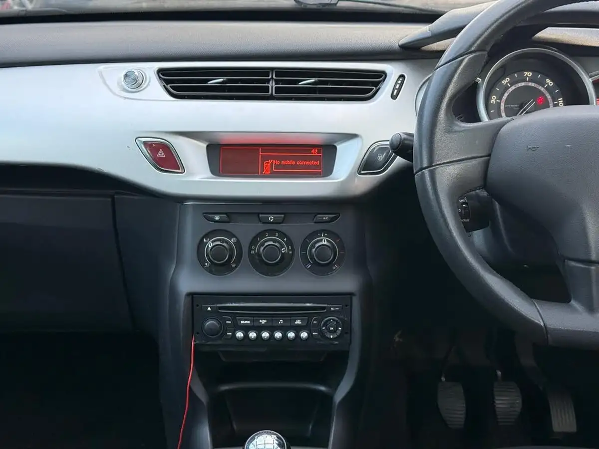 2010-citroen-c3-16td-airdream-big-12