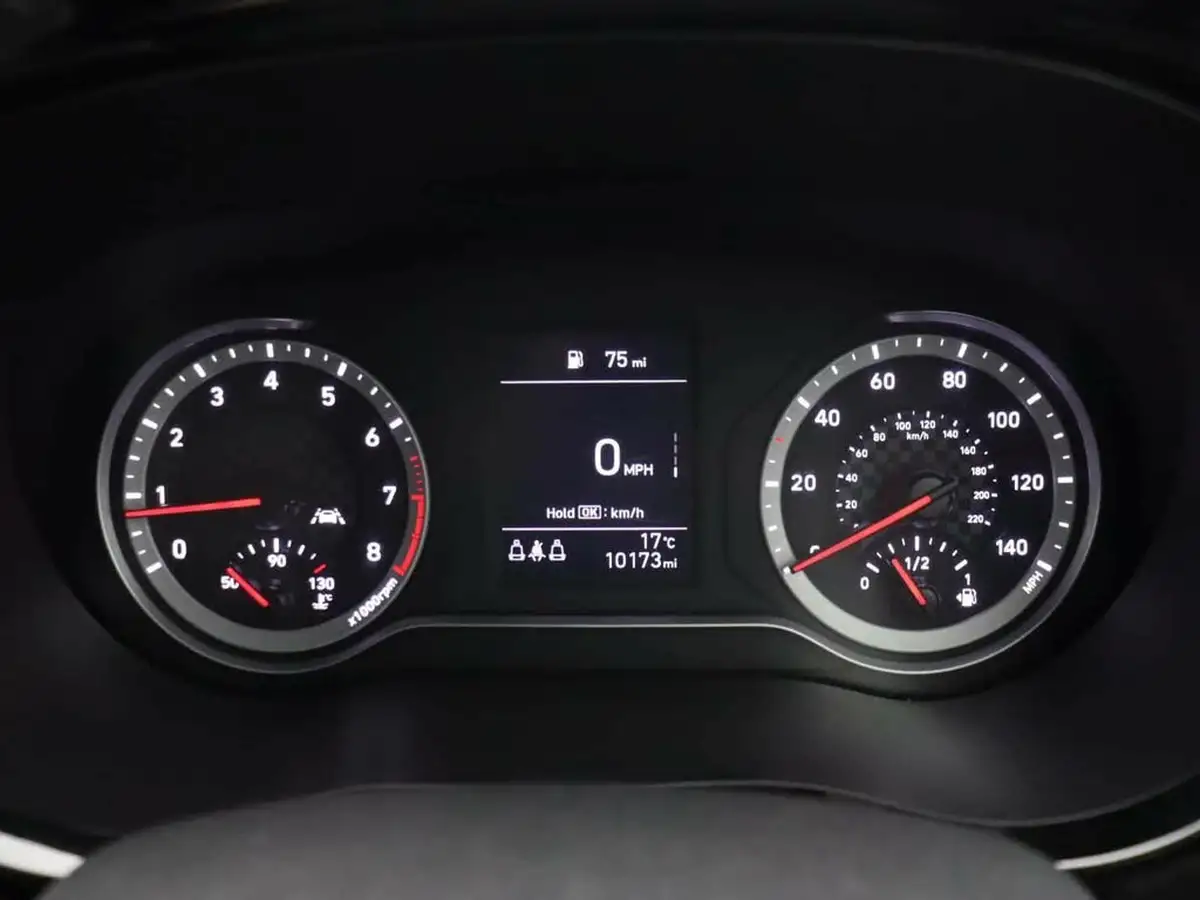 2021-hyundai-i10-10-premium-big-7