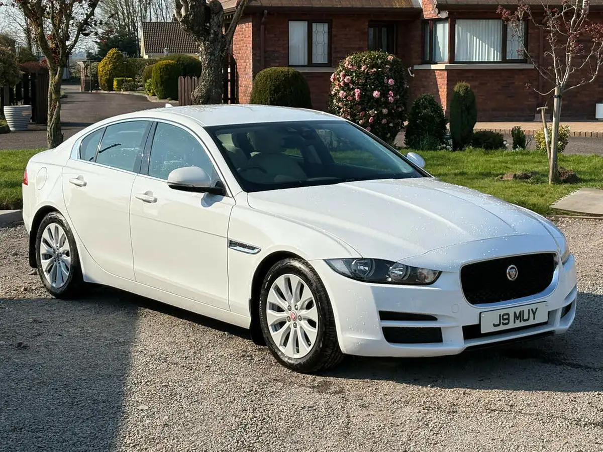 2016-jaguar-xe-20d-prestige-163ps-big-0