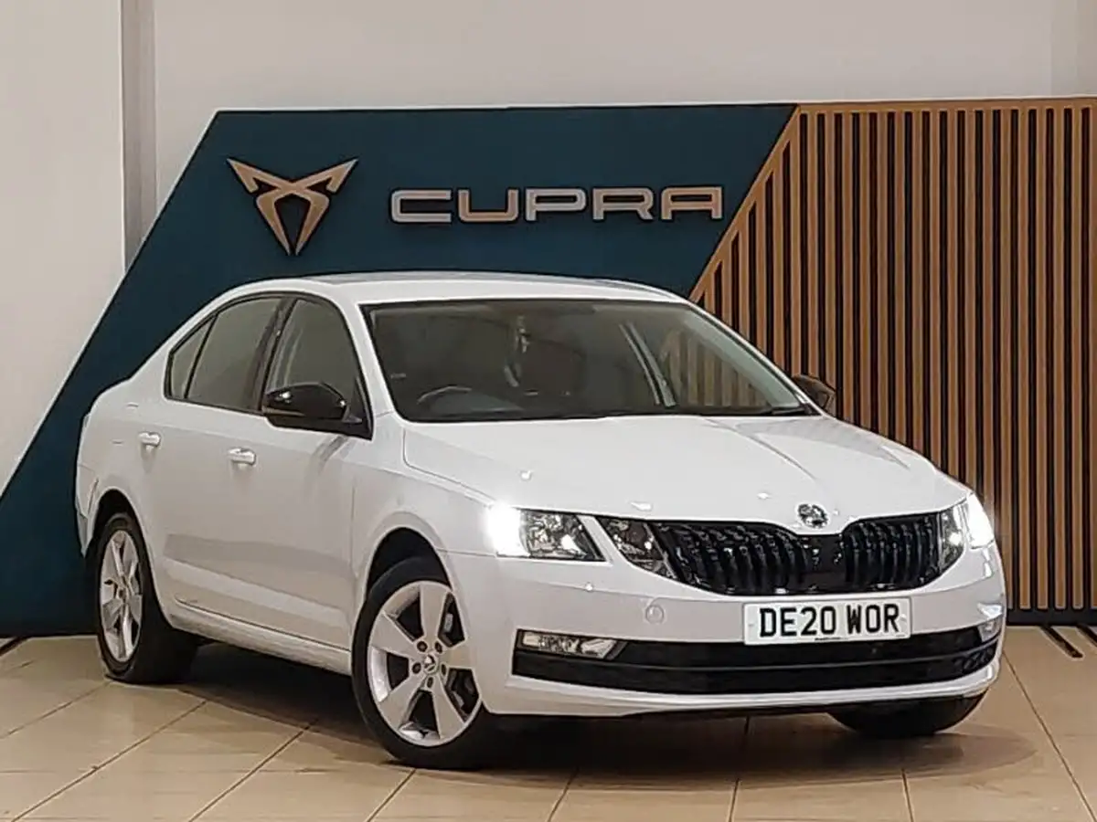 2020-skoda-octavia-15-tsi-se-drive-hatchback-dsg-big-0
