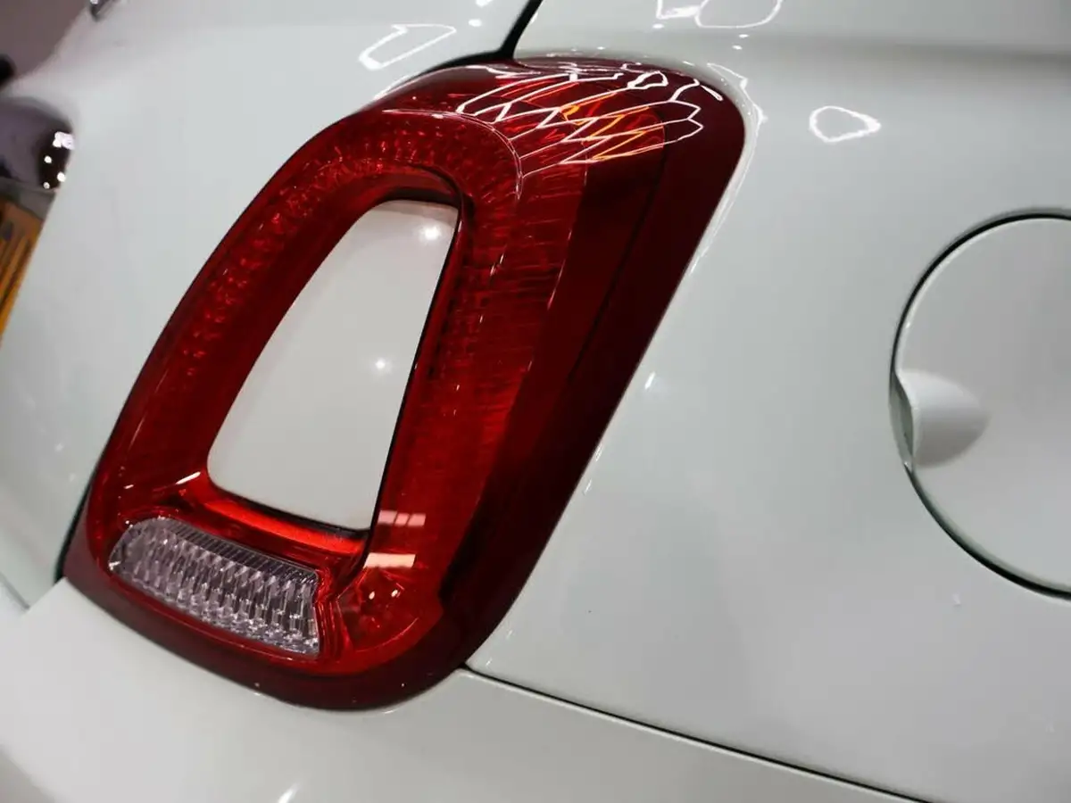 2016-fiat-500-12-pop-star-big-30