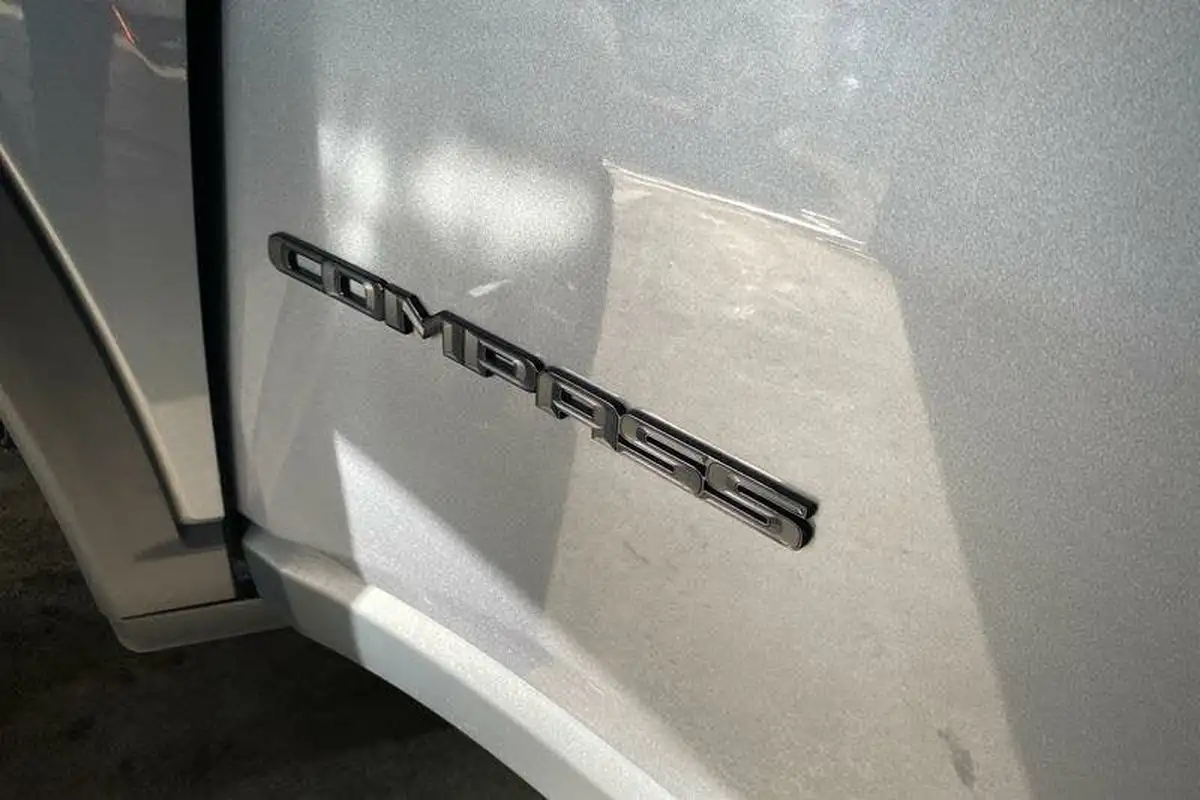 2019-jeep-compass-14-multiair-ii-night-eagle-big-23