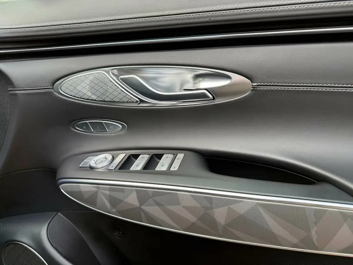 2022-genesis-gv70-22-d-sport-line-210ps-big-54