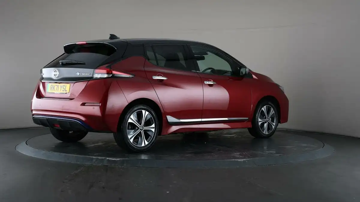 2021-nissan-leaf-e-e-tekna-big-7