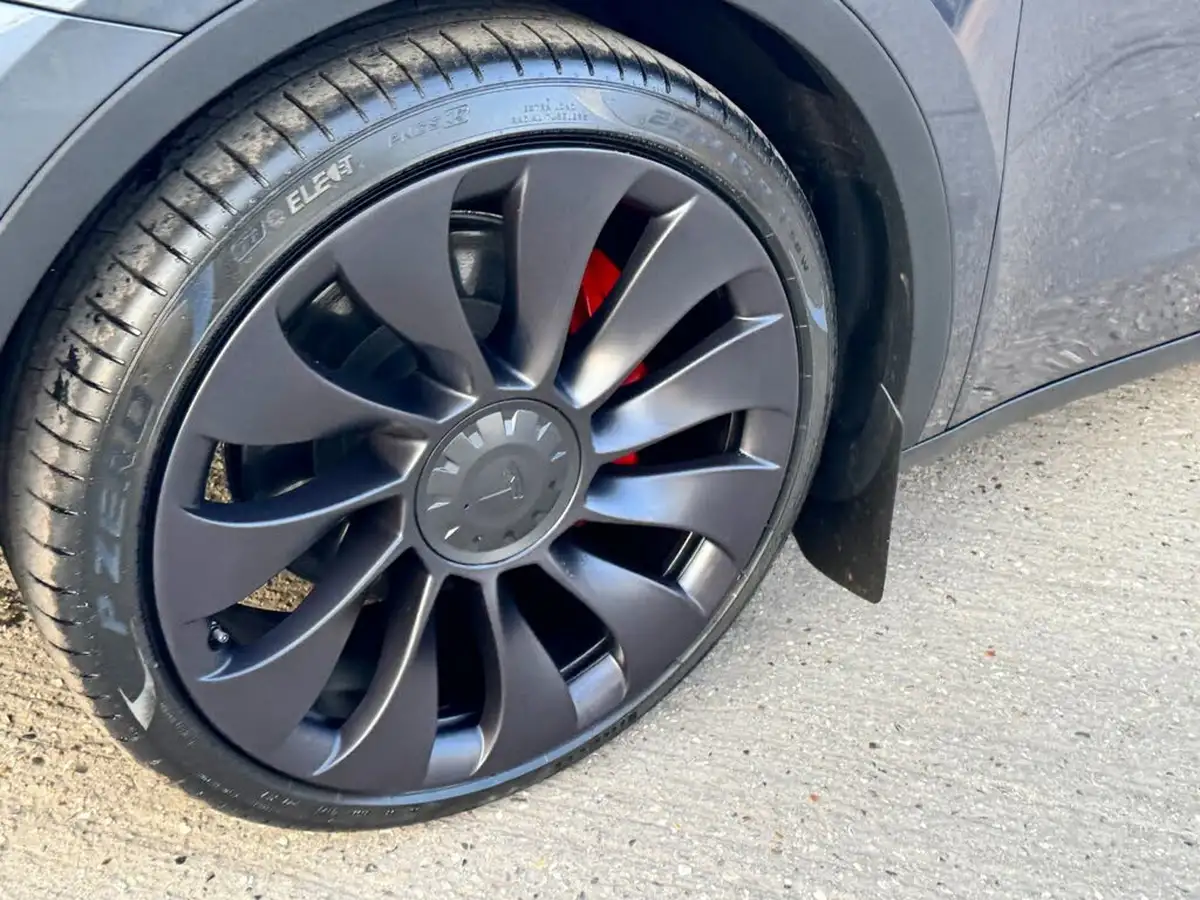 2023-tesla-model-y-e-performance-big-20