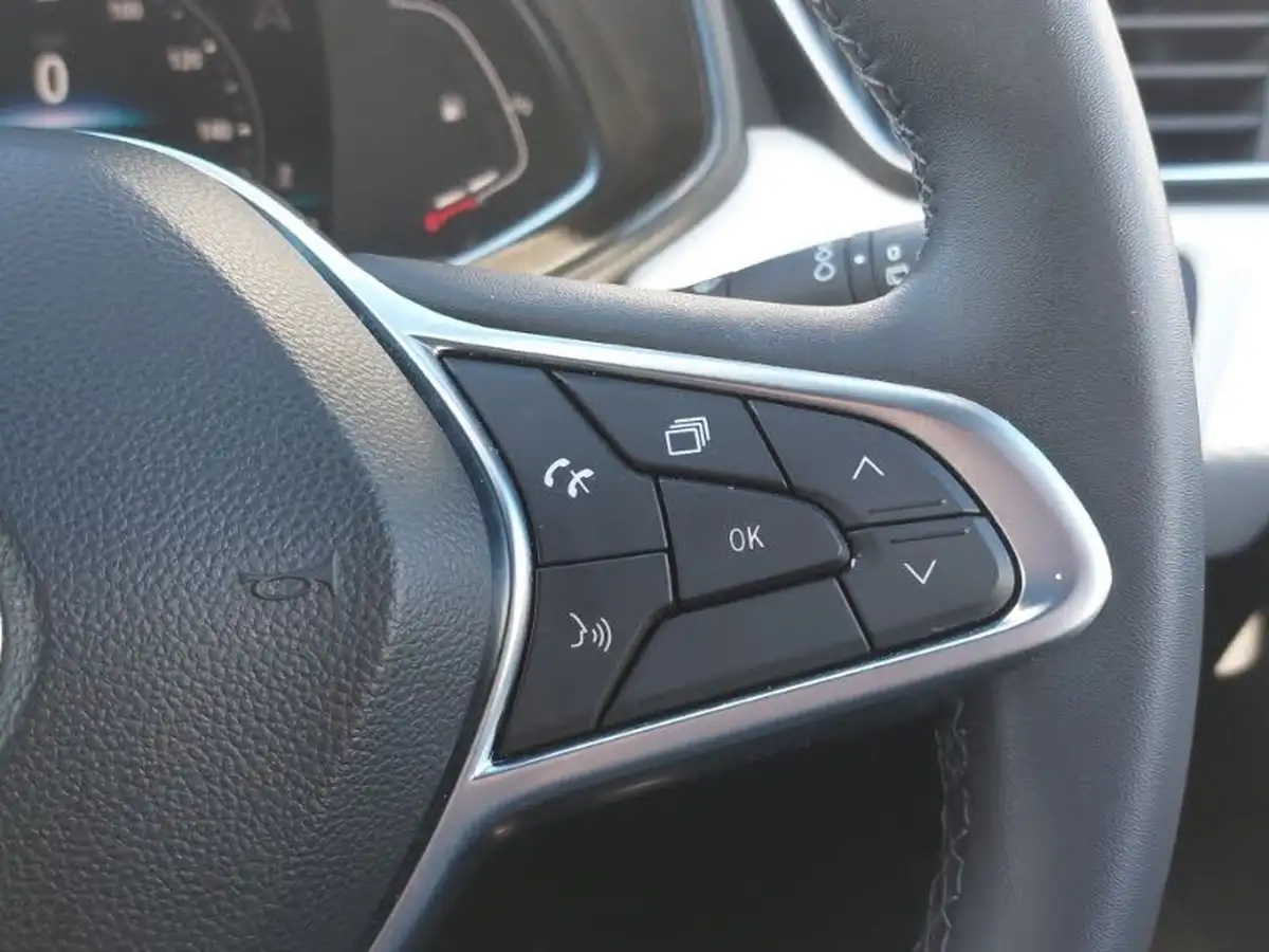 2023-renault-clio-10-tce-techno-big-14