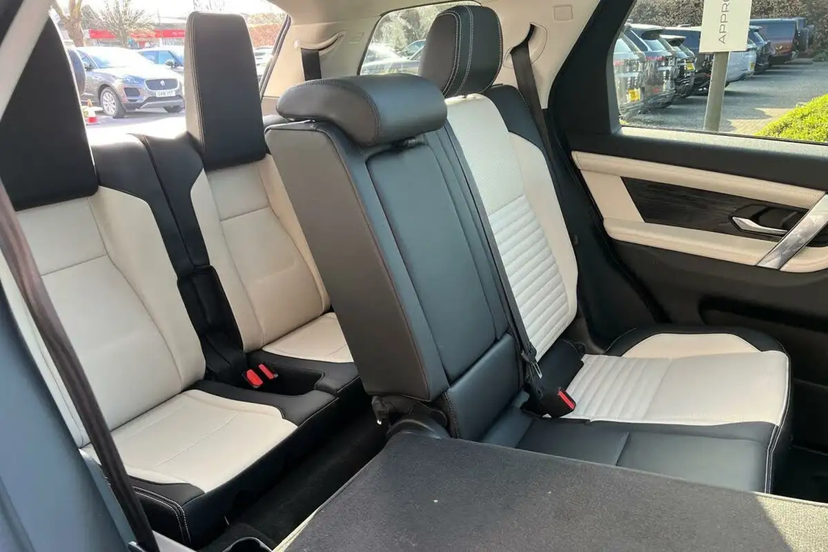 2022-land-rover-discovery-sport-big-30