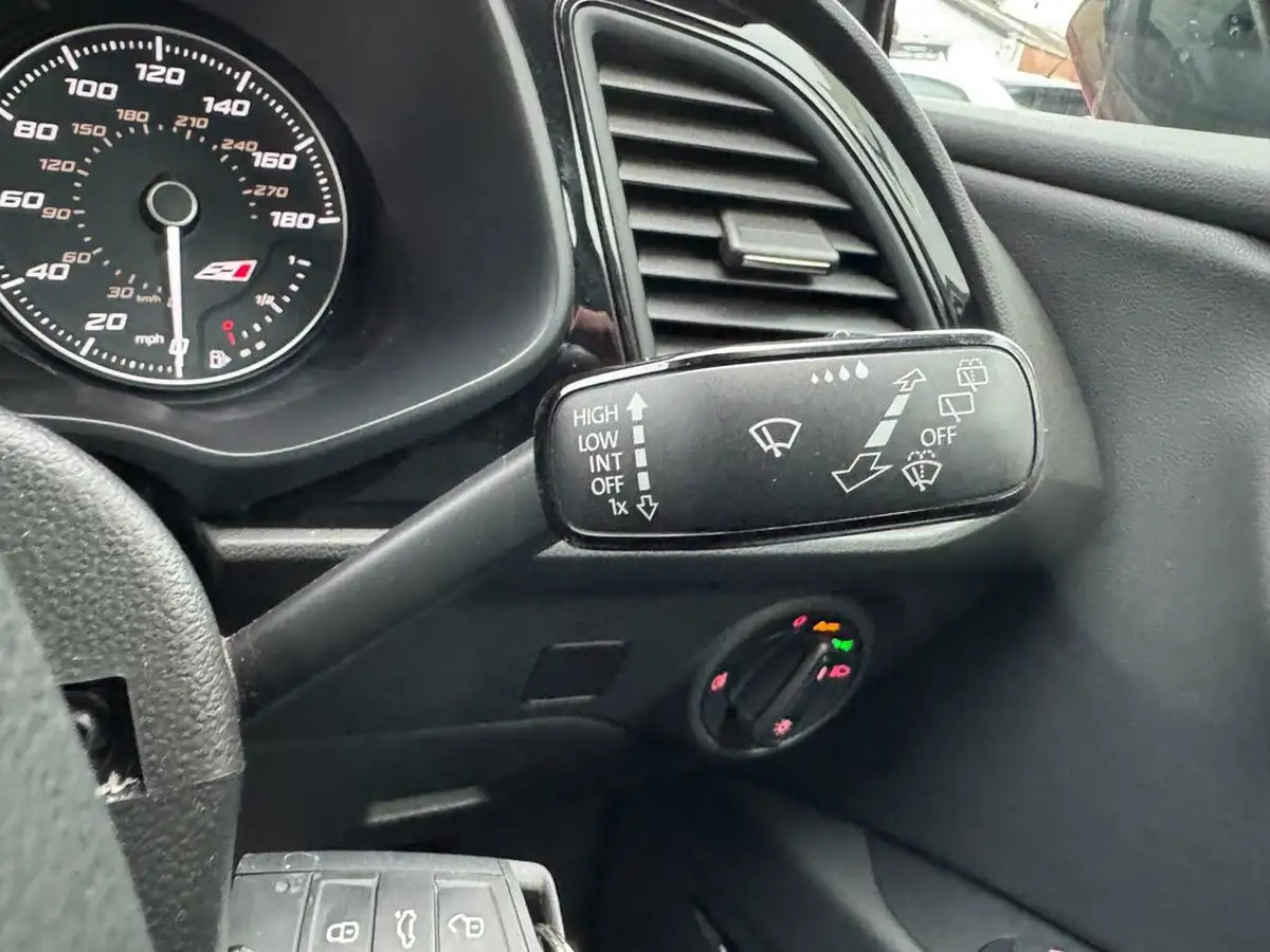 2015-seat-leon-20-cupra-280-sports-tourer-5d-big-44