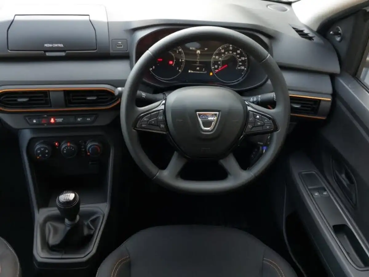 2021-dacia-sandero-stepway-10-tce-essential-90bhp-big-6