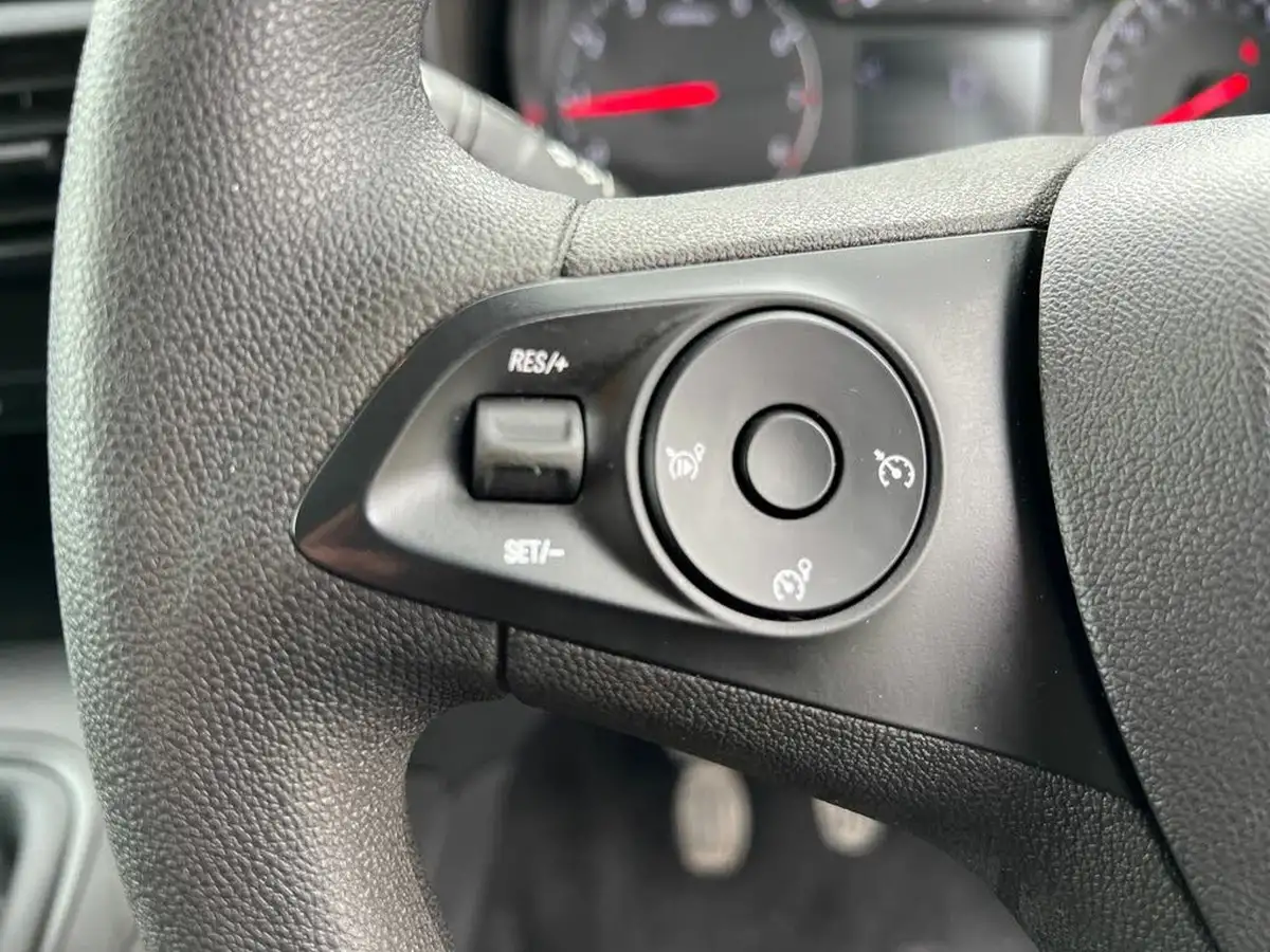 2021-vauxhall-combo-15cdti-dynamic-2300-100pseu6dt-l1h1-panel-big-28