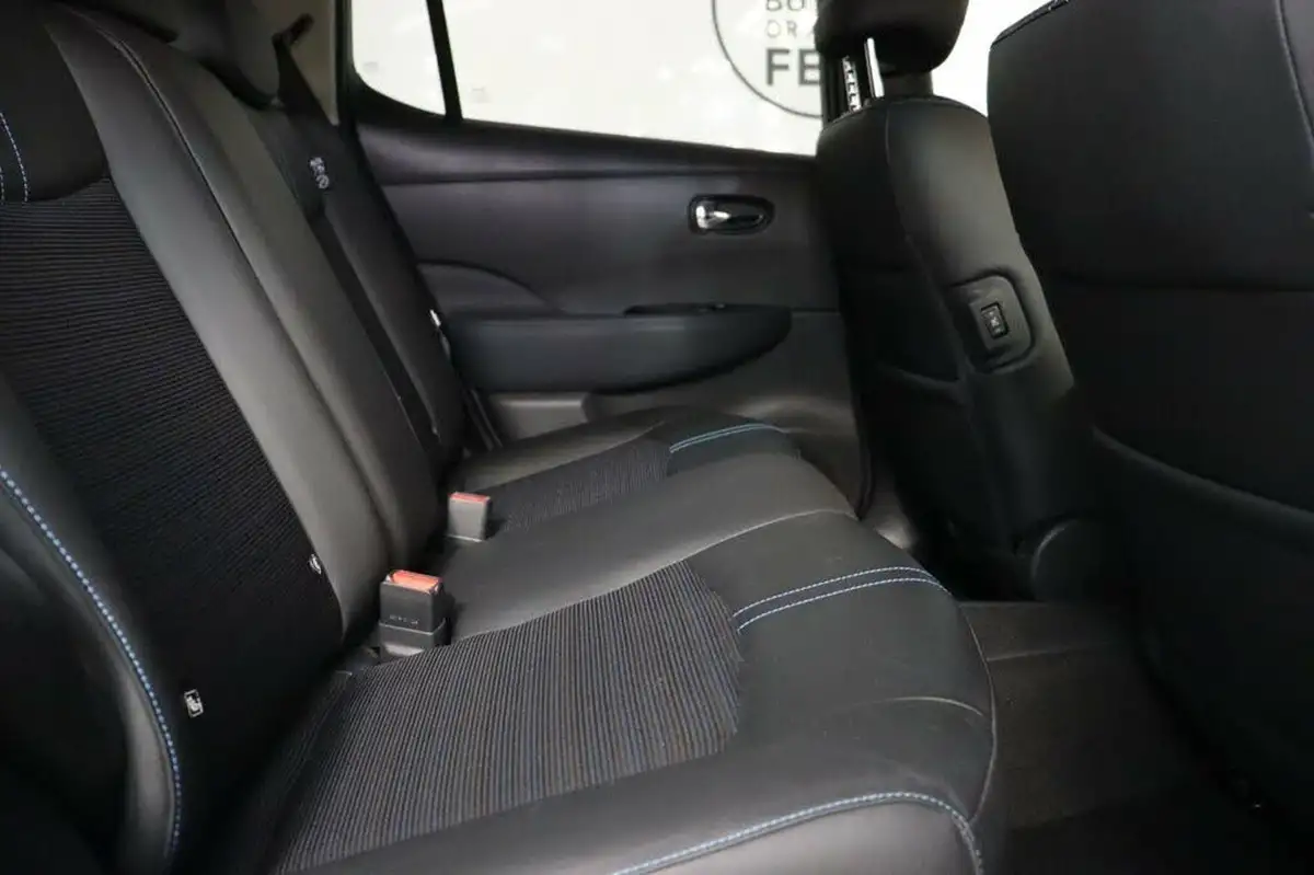2019-nissan-leaf-e-n-connecta-big-18