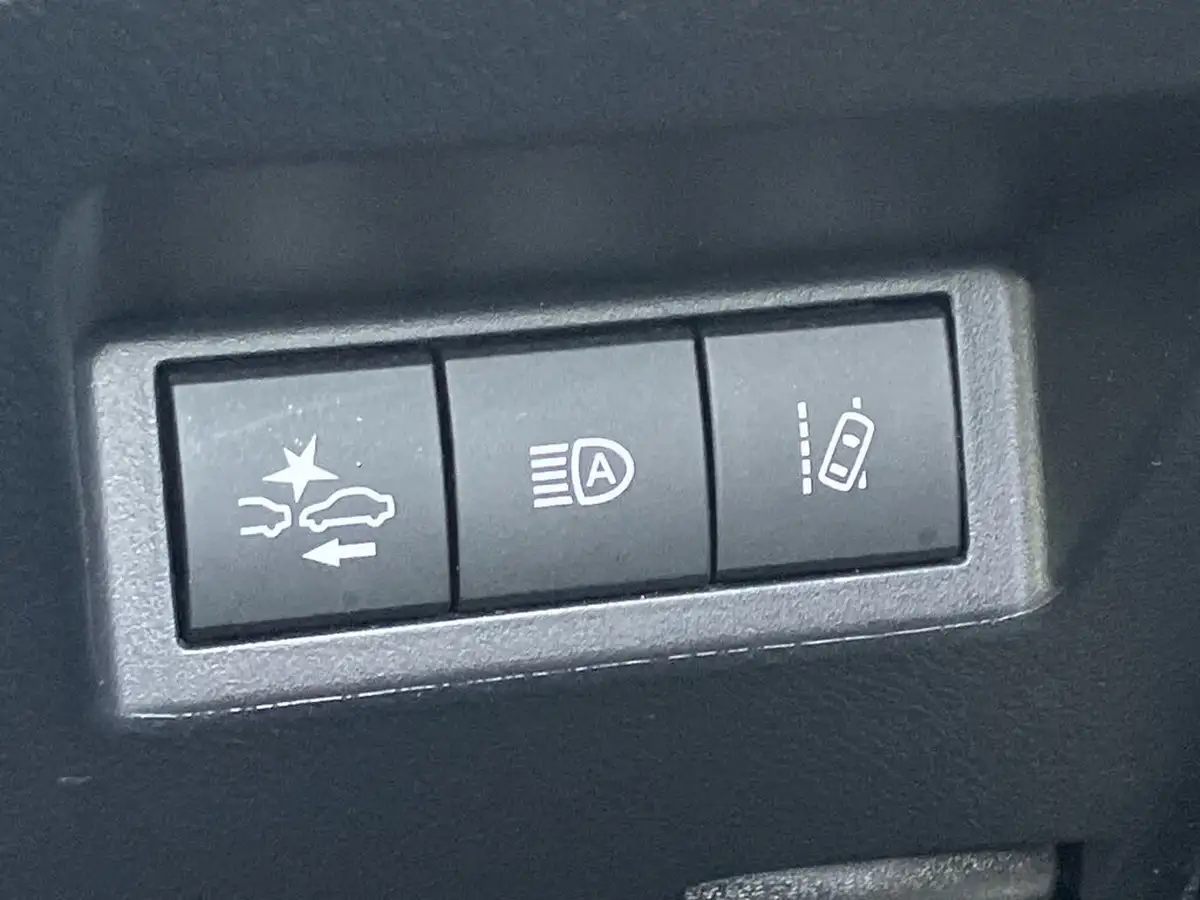 2020-toyota-yaris-15-vvt-i-y20-98bhp-hybrid-1497cc-e-cvt-big-34