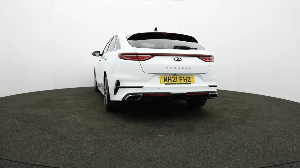 2021-kia-pro-ceed-15-t-gdi-gt-line-s-big-23