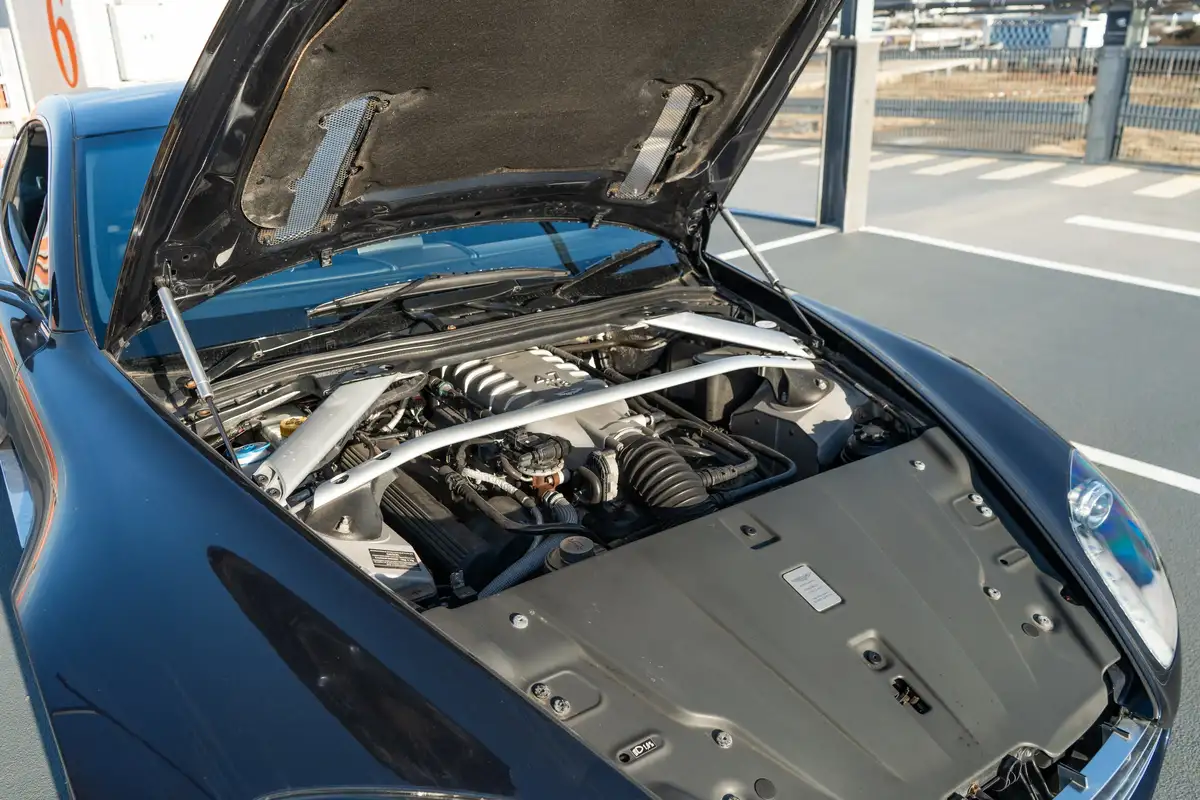 2009-aston-martin-vantage-47-coupe-big-14