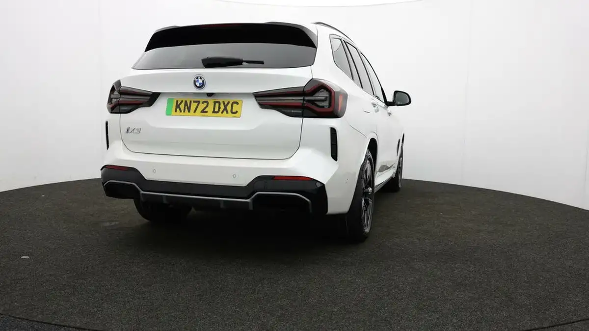 2022-bmw-ix3-e-m-sport-big-74