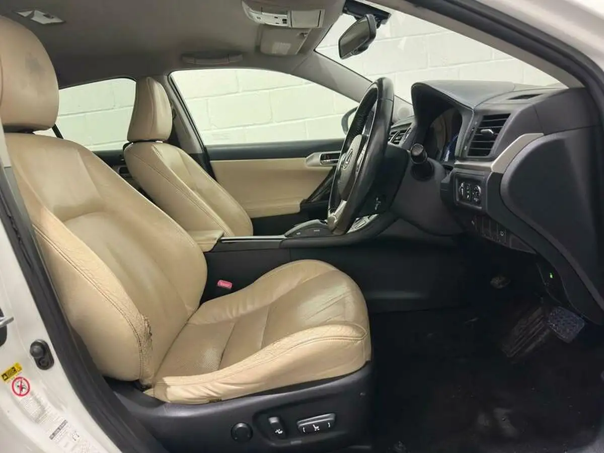 2011-lexus-ct-200h-18-se-l-premier-big-44