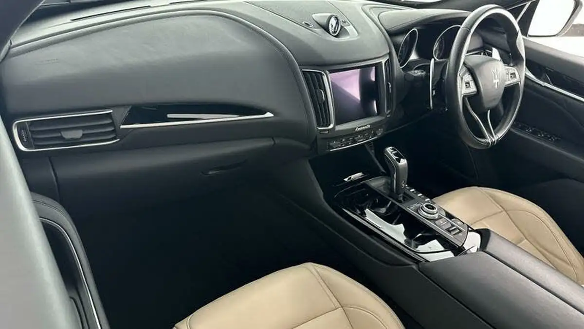 2020-maserati-levante-30-gransport-big-3