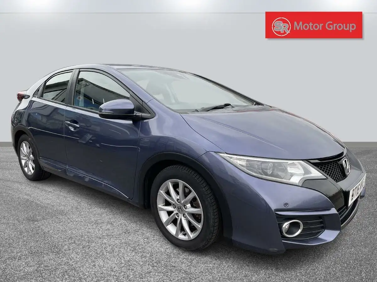 2016-honda-civic-16-i-dtec-se-plus-navi-hatchback-big-4