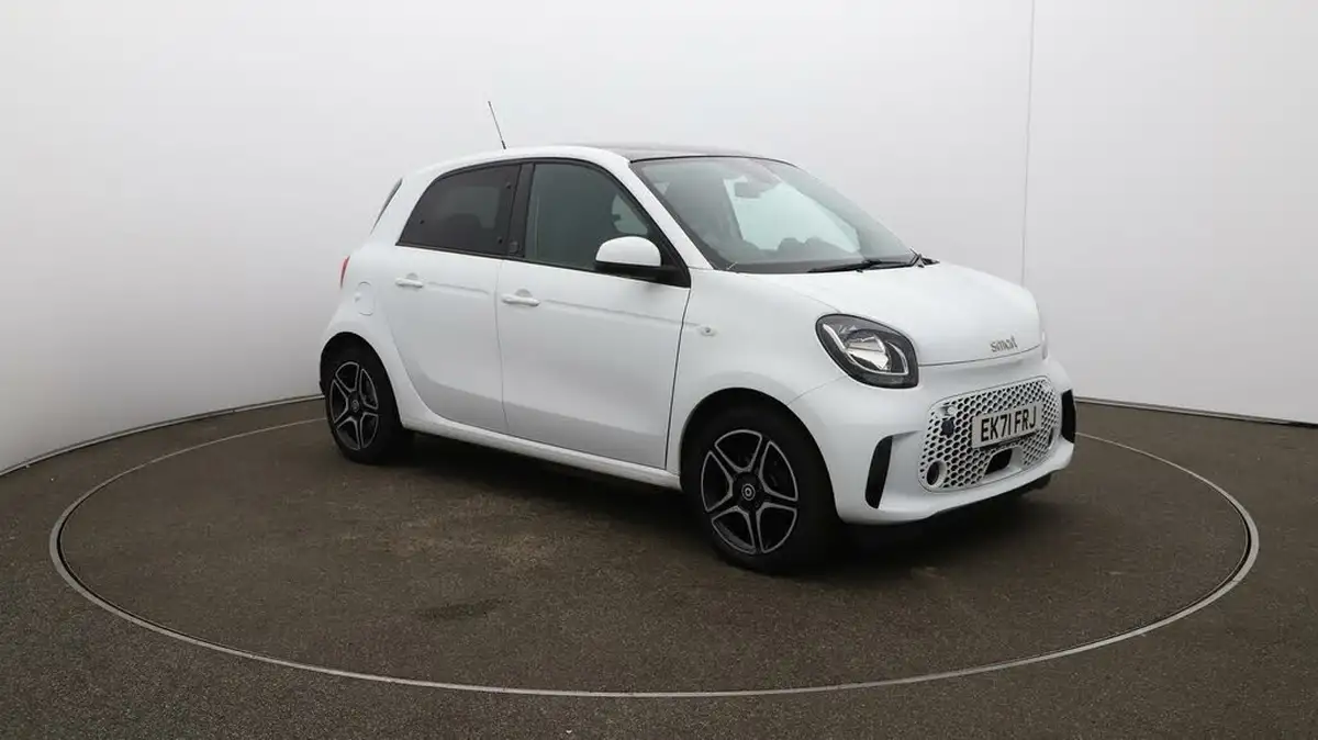 2021-smart-forfour-eq-premium-big-43