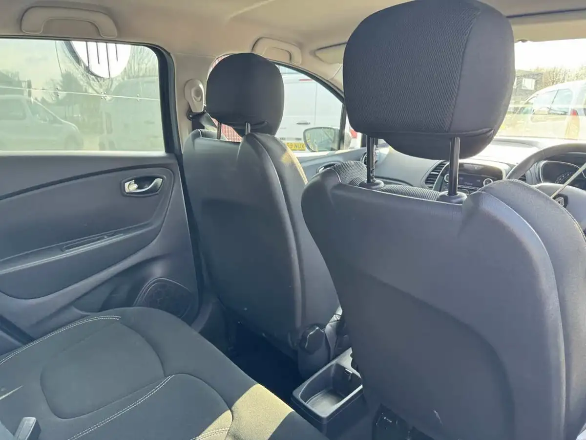 2019-renault-captur-09-tce-play-big-20