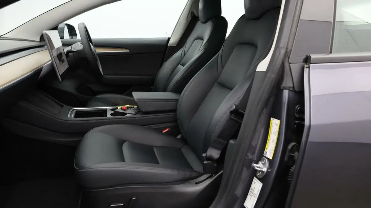 2021-tesla-model-3-e-standard-plus-big-13