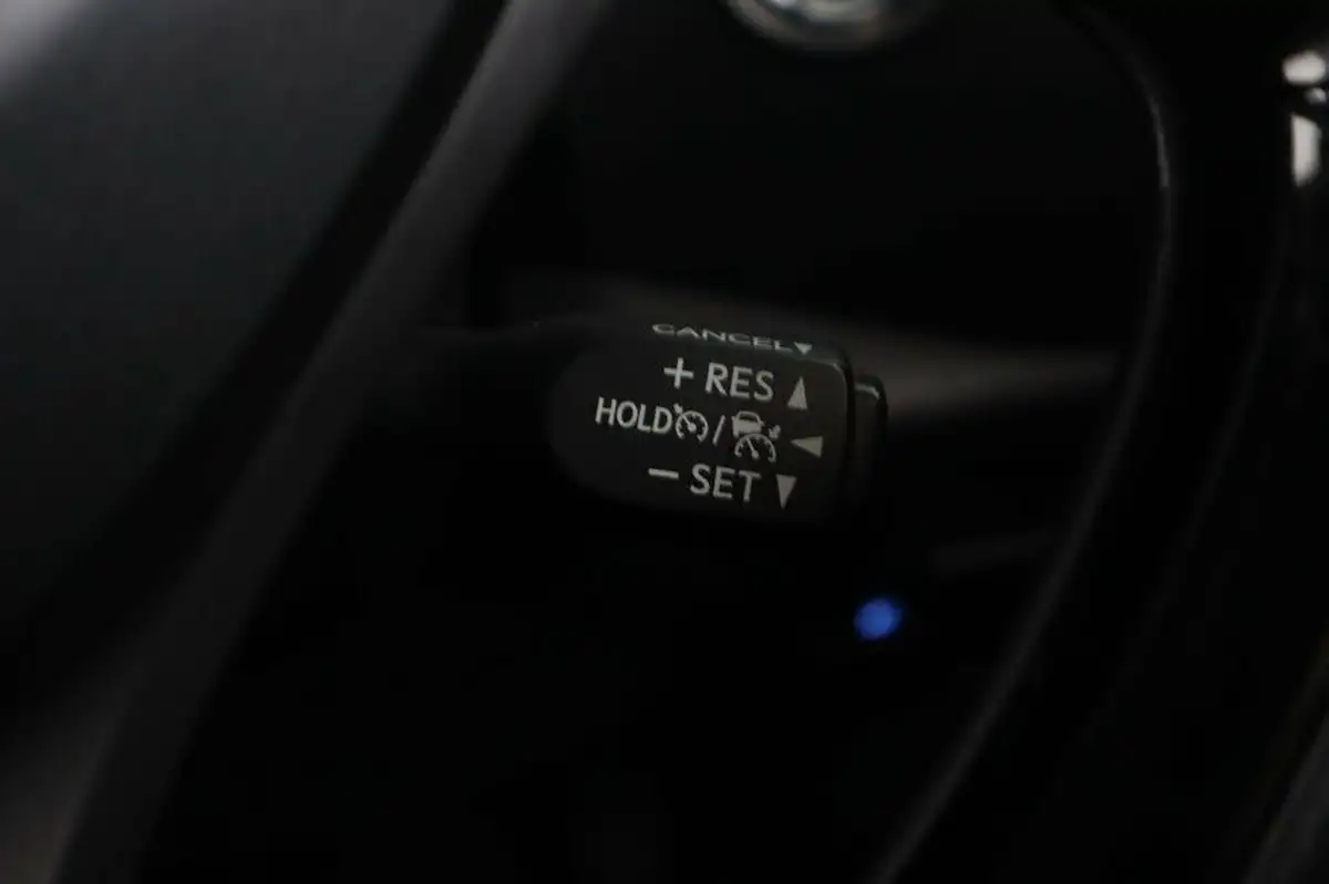2022-toyota-c-hr-18-vvt-i-design-big-18
