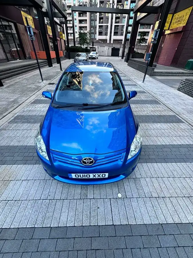 2010-toyota-auris-16-tr-v-matic-5d-big-41