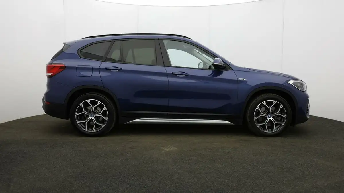 2022-bmw-x1-15-xdrive-25e-phev-xline-big-52