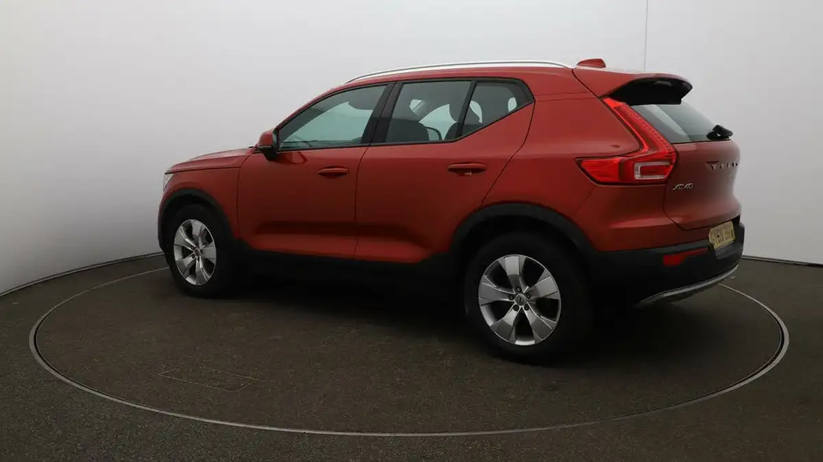 2019-volvo-xc40-20-t4-momentum-pro-big-33