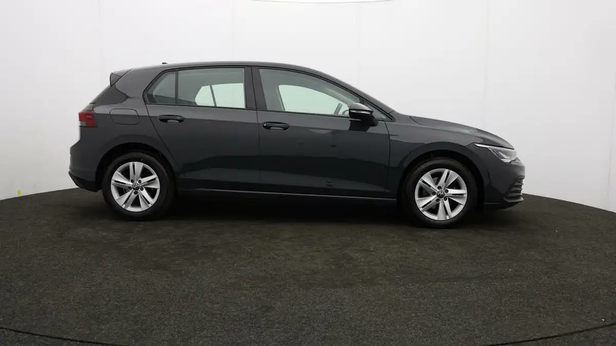 2023-volkswagen-golf-15-tsi-life-130ps-hatchback-big-7