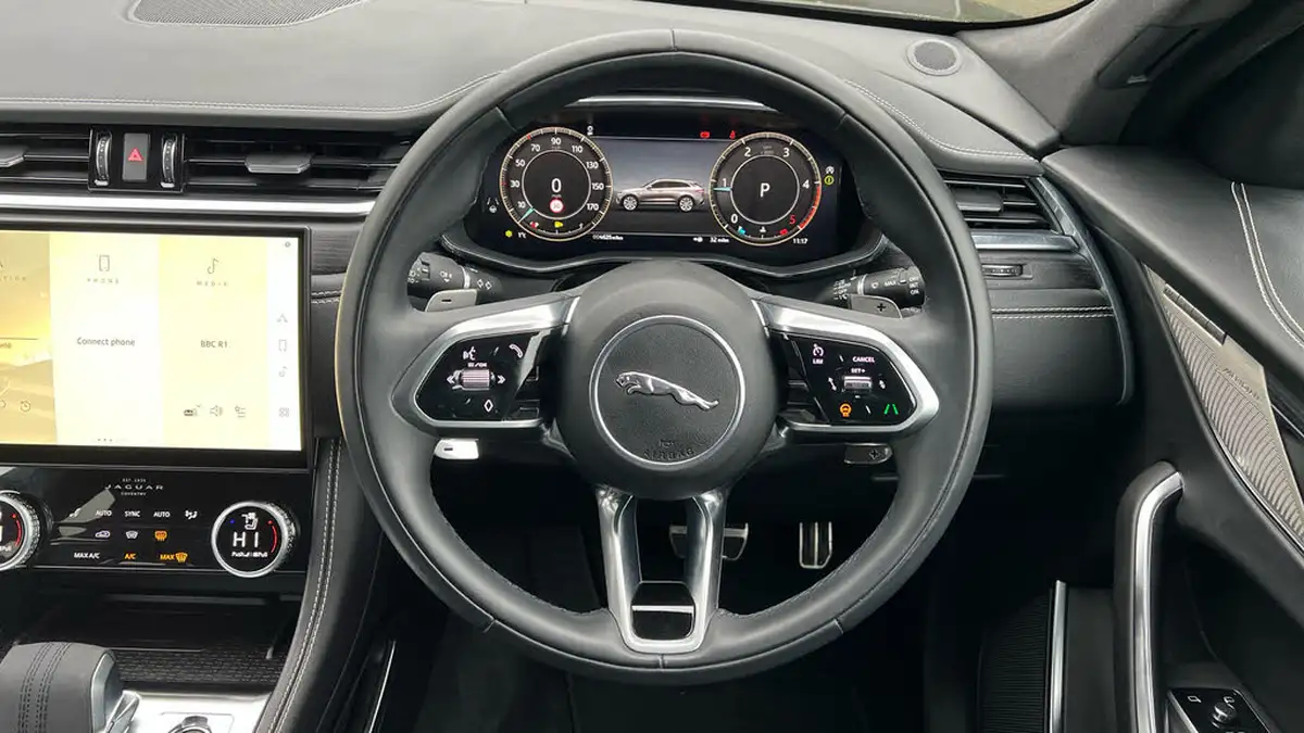 2024-jaguar-f-pace-20-d200-r-dynamic-hse-black-big-14