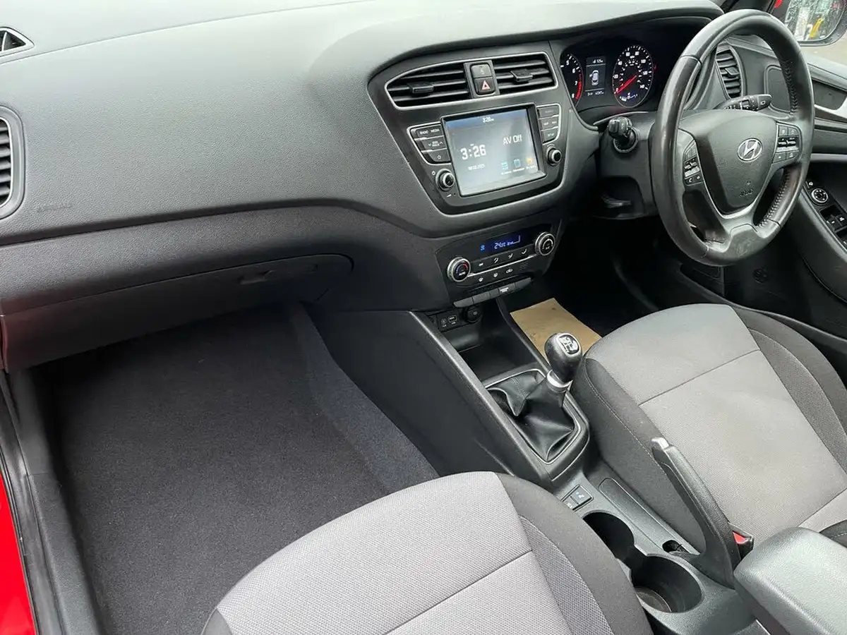 2018-hyundai-i20-12-premium-nav-mpi-isg-hatchback-5d-big-35