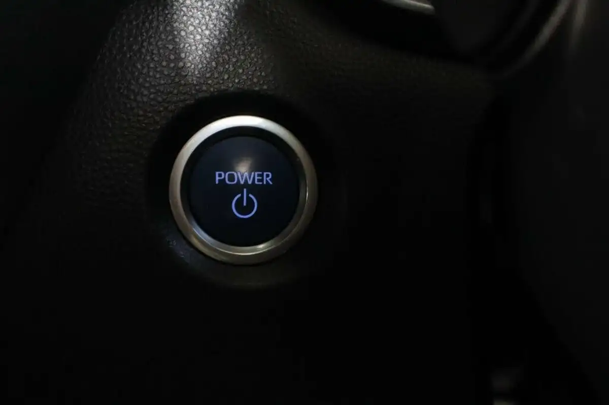 2021-toyota-corolla-18-vvt-i-icon-tech-spare-wheel-touring-sports-5d-big-25
