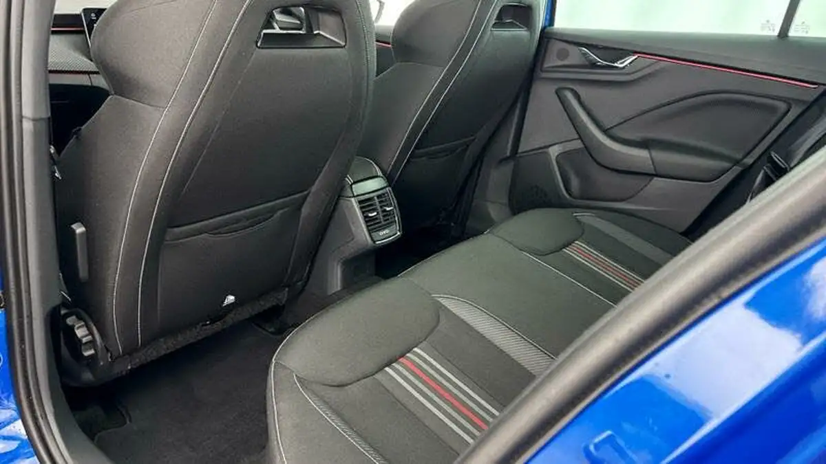 2024-skoda-kamiq-10-tsi-monte-carlo-116ps-dsg-big-37