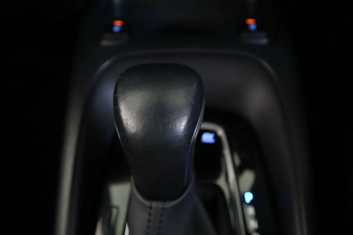 2021-toyota-corolla-18-vvt-i-icon-tech-spare-wheel-touring-sports-5d-big-49