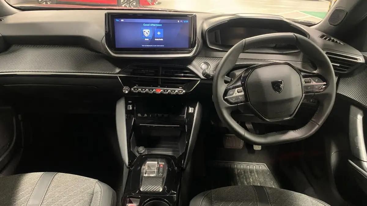 2024-peugeot-2008-suv-e-allure-136ps-50kwh-big-3