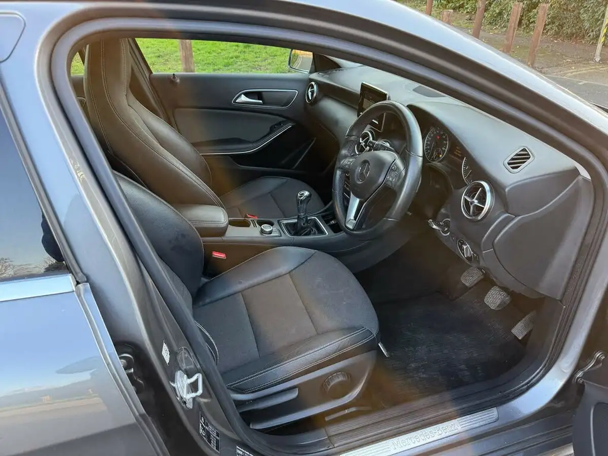 2014-mercedes-benz-a-class-16-a180-se-big-43