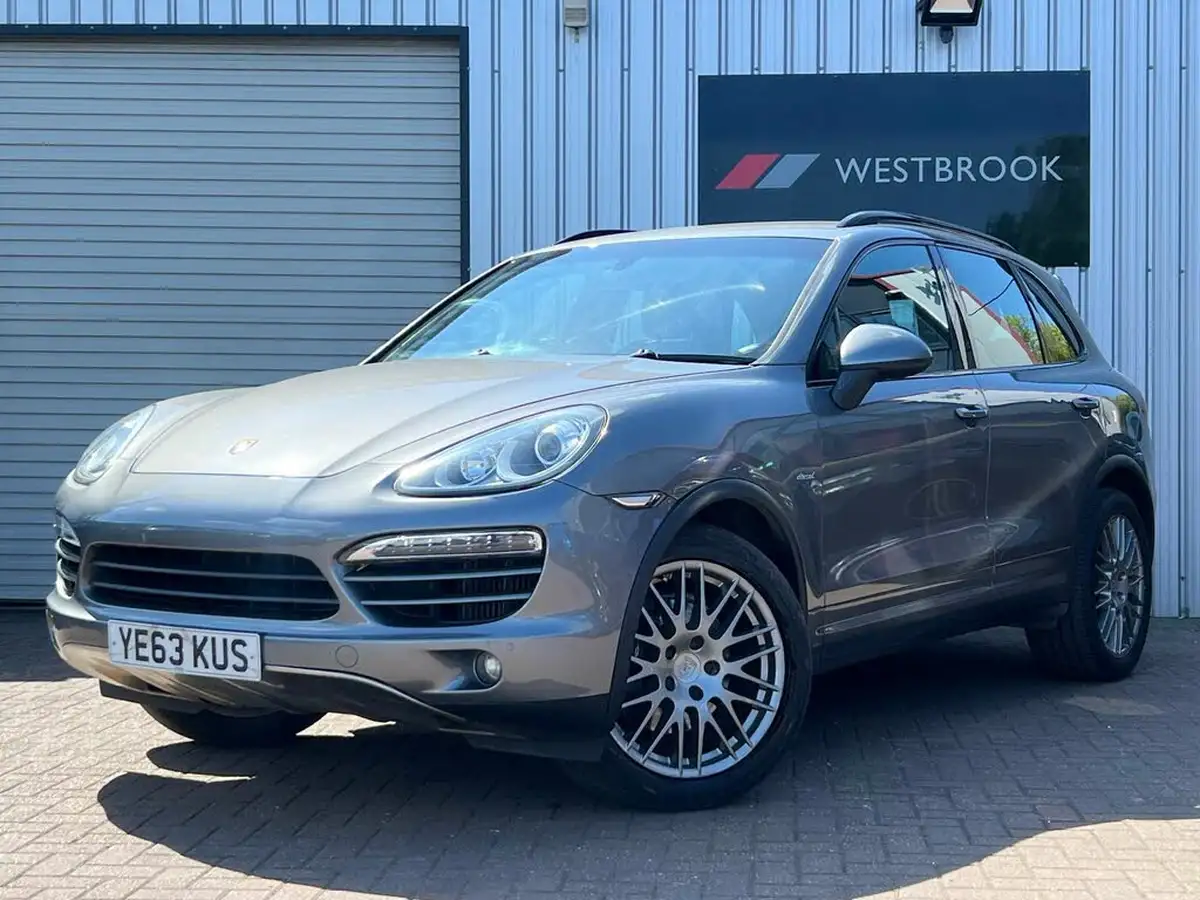 2013-porsche-cayenne-30td-big-5
