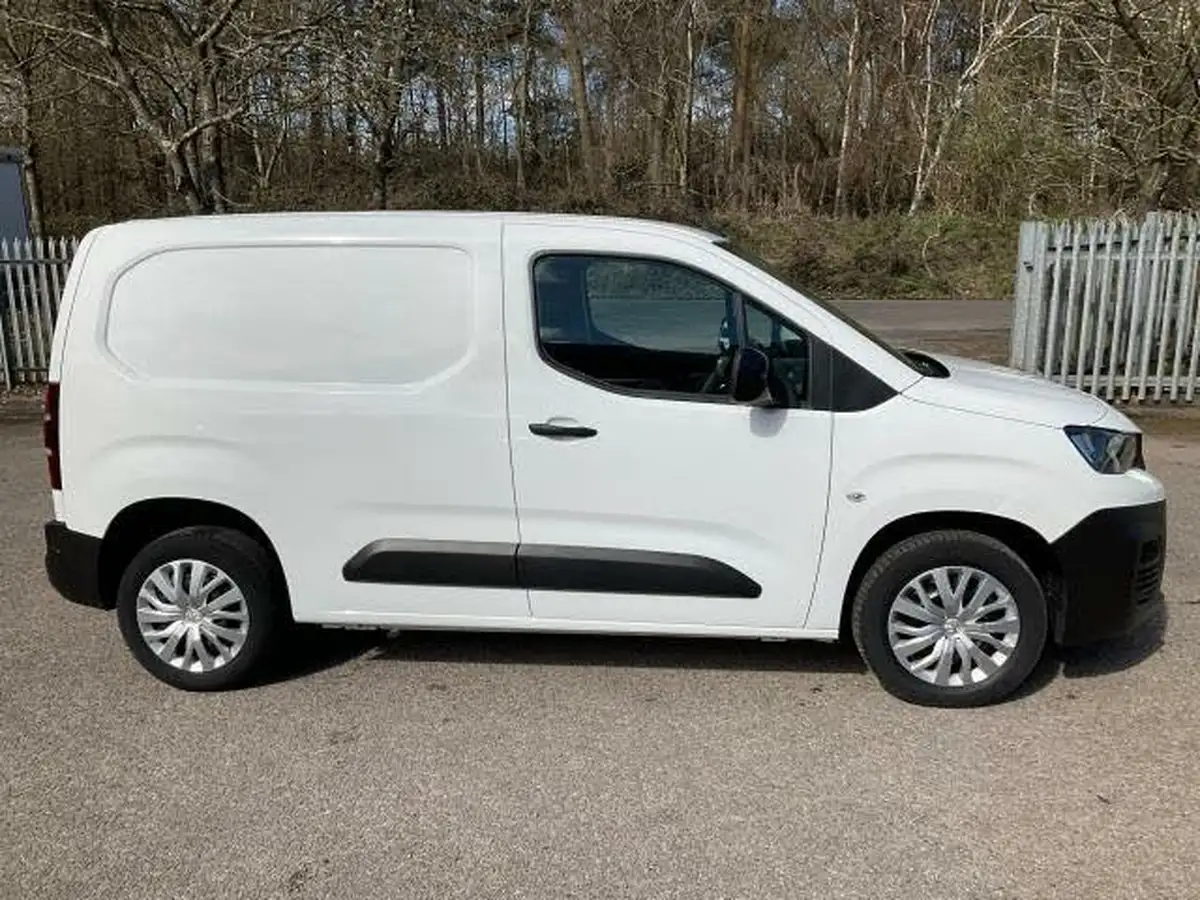 2022-peugeot-partner-15-bluehdi-1000-professional-premium-100pseu6d-big-14