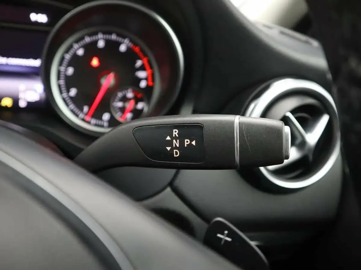 2020-mercedes-benz-gla-class-16-gla-180-urban-edition-7g-dct-big-33