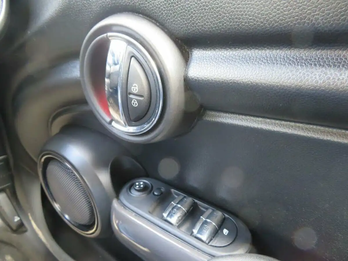 2020-mini-countryman-15-cooper-classic-big-29