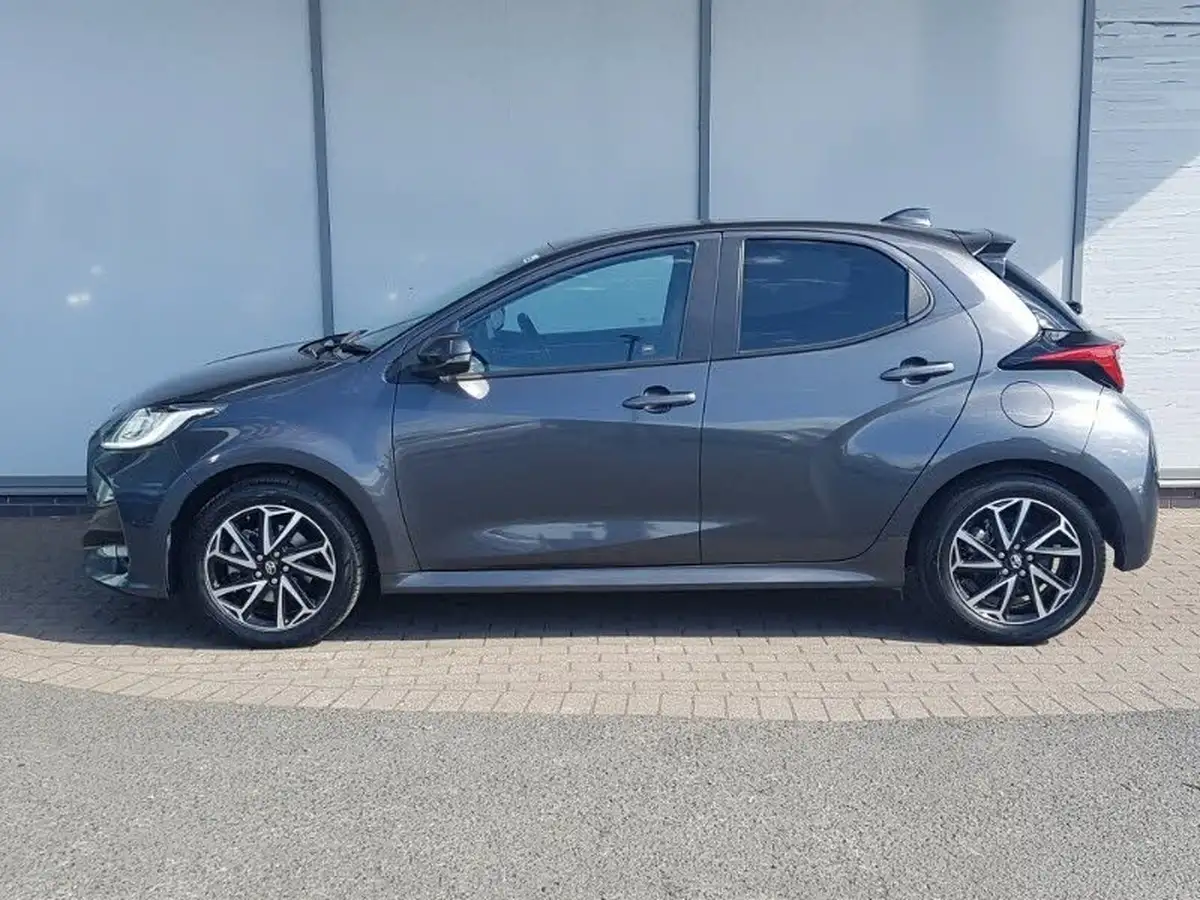 2022-toyota-yaris-15-vvt-i-design-big-3