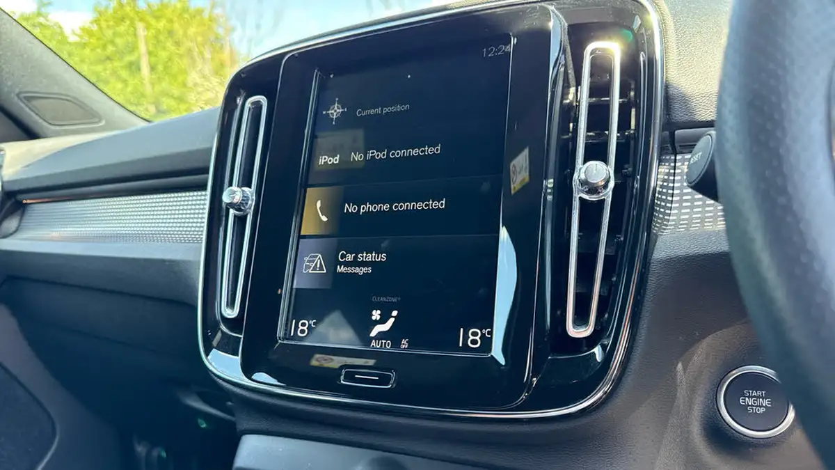2020-volvo-xc40-20-t4-r-design-awd-big-19