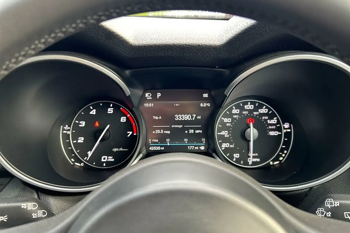 2020-alfa-romeo-stelvio-20-nero-edizione-big-19