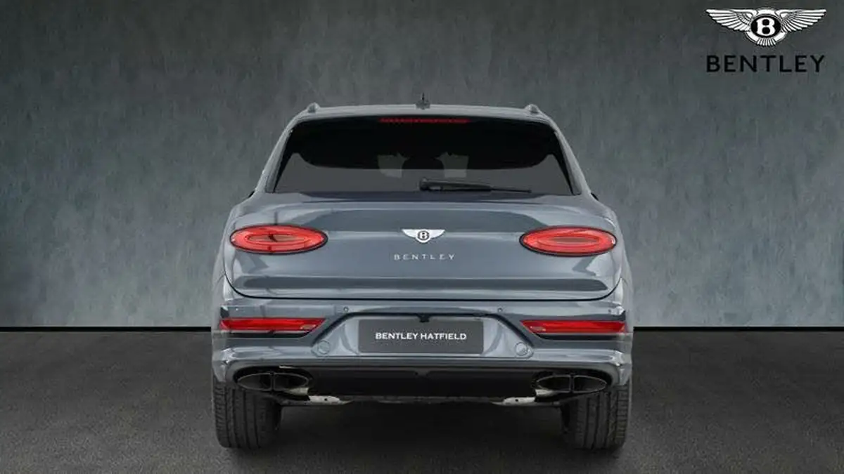 2025-bentley-bentayga-40-v8-extended-wheelbase-azure-big-8