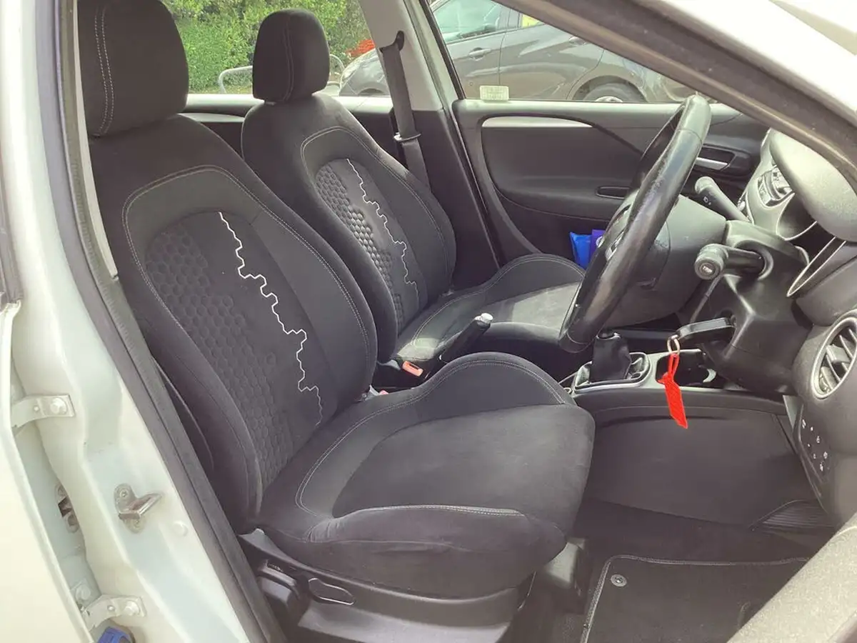 2013-fiat-punto-14-gbt-105bhp-multiair-5d-big-9