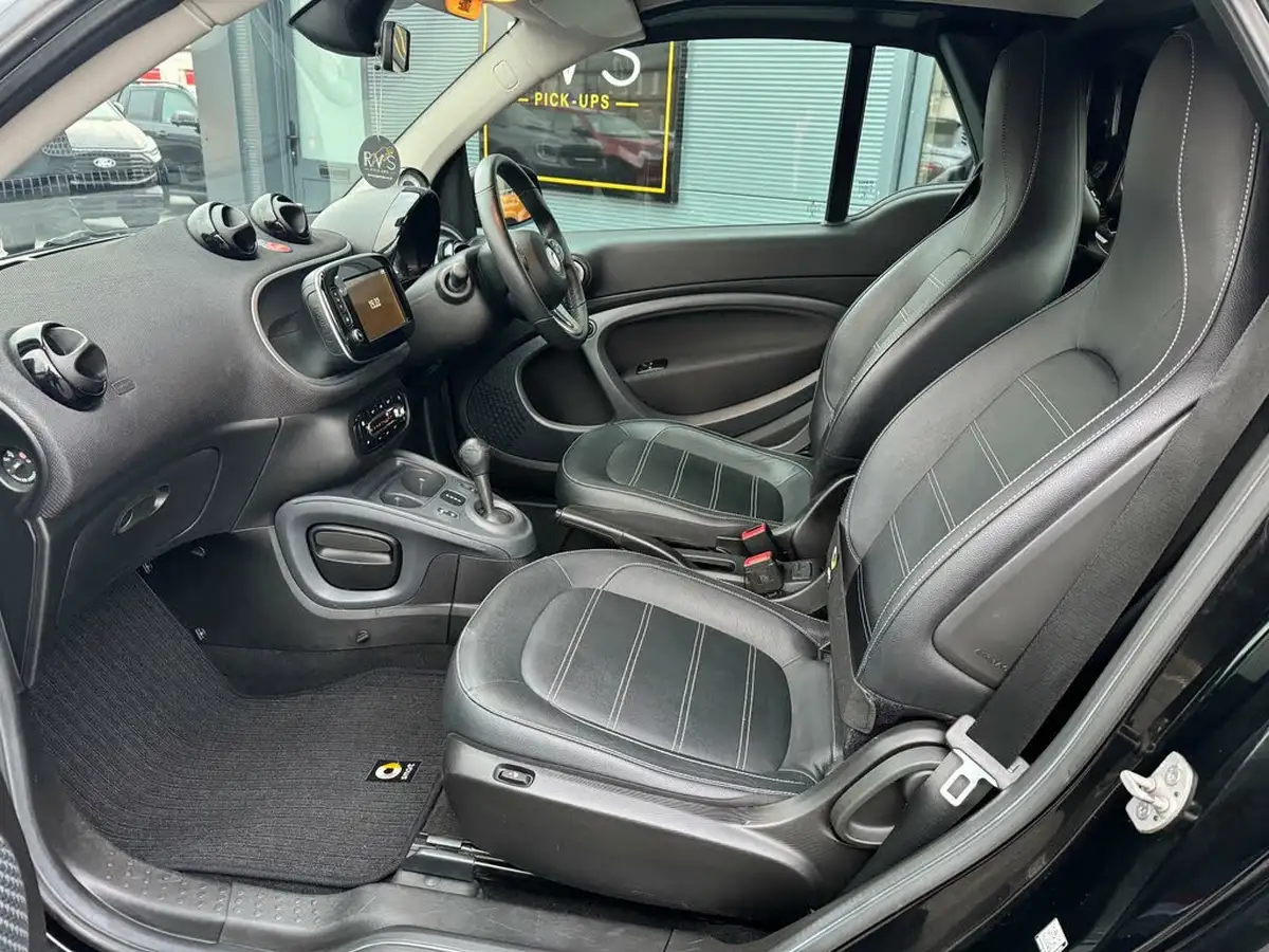 2019-smart-fortwo-big-8