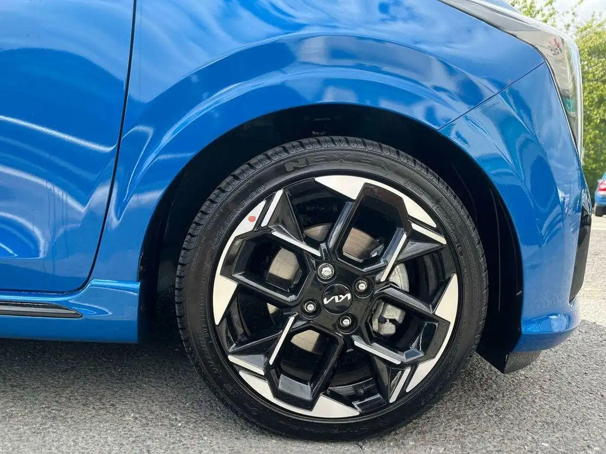 2024-kia-picanto-12-gt-line-s-big-26